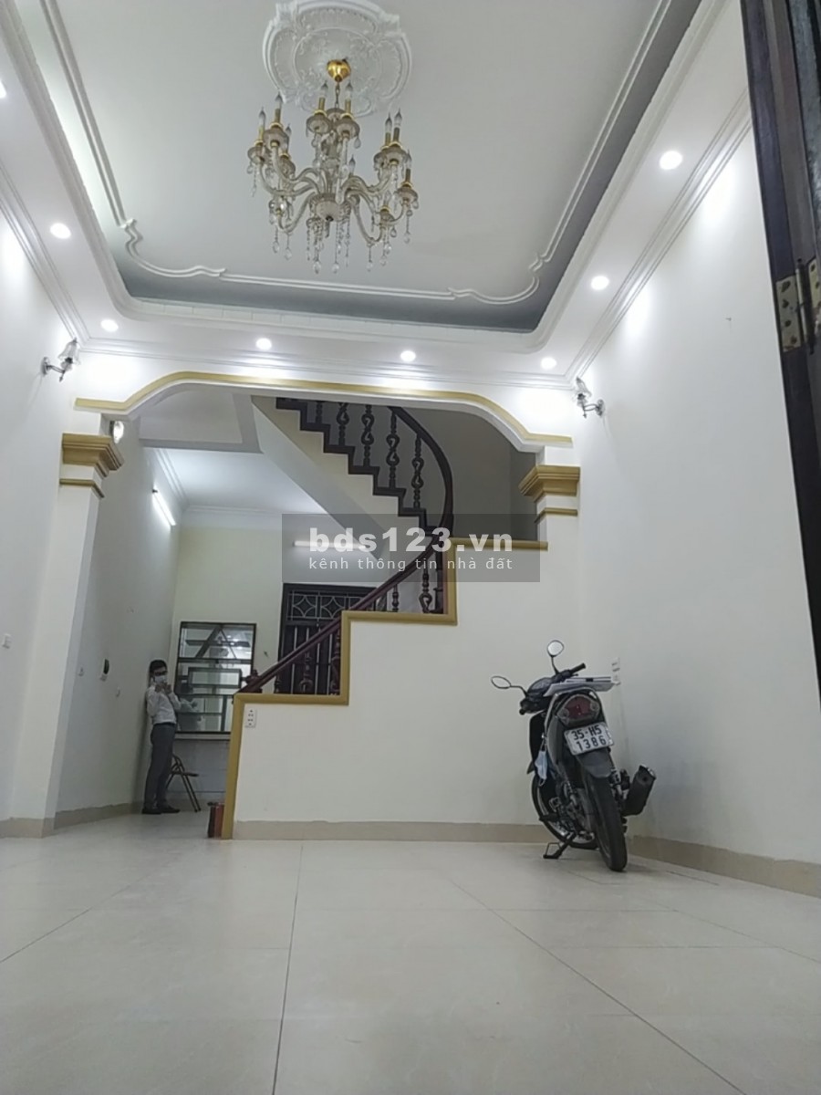 Bán nhà phân lô Trần Quốc Hoàn, ô tô vào tận cửa gần phố 45m, 5 tầng, mt 4m, giá 8.4 tỷ