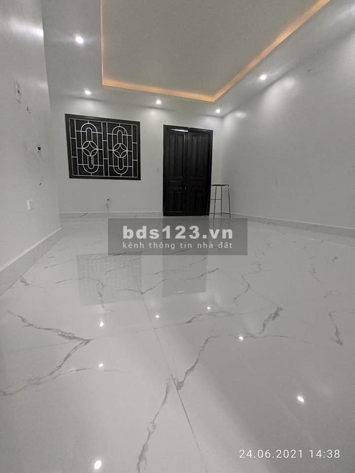 Nhà Trung tâm TP, 3 tầng*46m2 giá chỉ 3,3 tỷ NGõ cực to, oto đỗ cửa