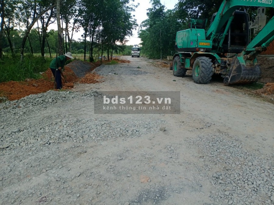 Đất nền Tân Uyên thuộc xã Vĩnh Tân, sổ sẵn 4,xtr/m2 đường nhựa 9m thông ĐT742.