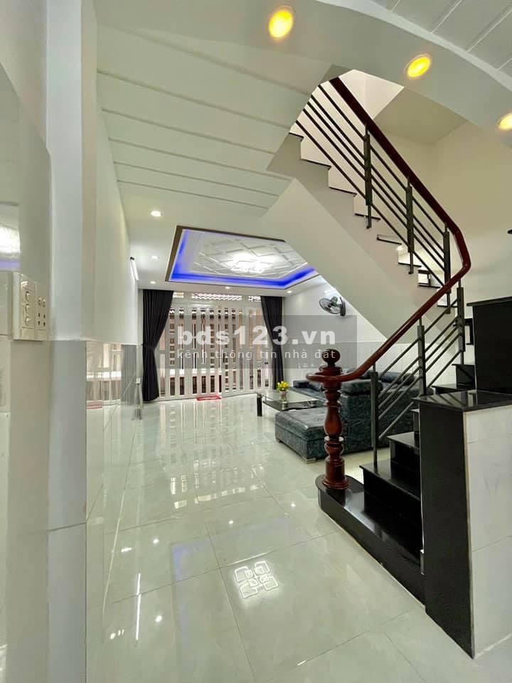 Bán nhà Gò Vấp, giá 3.9 tỷ, đường số 4, phường 18, Quận Gò Vấp