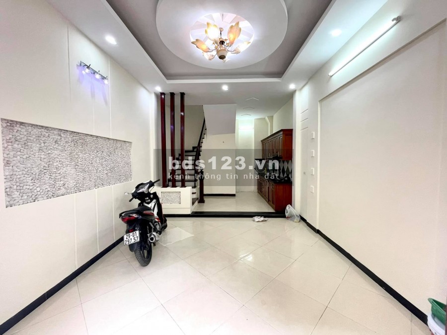 Bán nhà đẹp Đê Trần Khát Chân, Hai Bà Trưng diện tích rộng trong tầm tiền 37m 5 tầng 3,2 tỷ