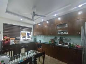 Diện tích 72m2, nhỉnh 8 tỷ, biệt thự Xuân La, 5 tầng, gara ô tô liên hệ 0983753389