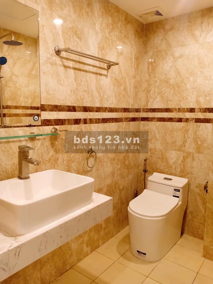 Bán gấp nhà phố Vĩnh Hưng, 45m2x5 tầng, sát phố trước nhà rộng 4m.