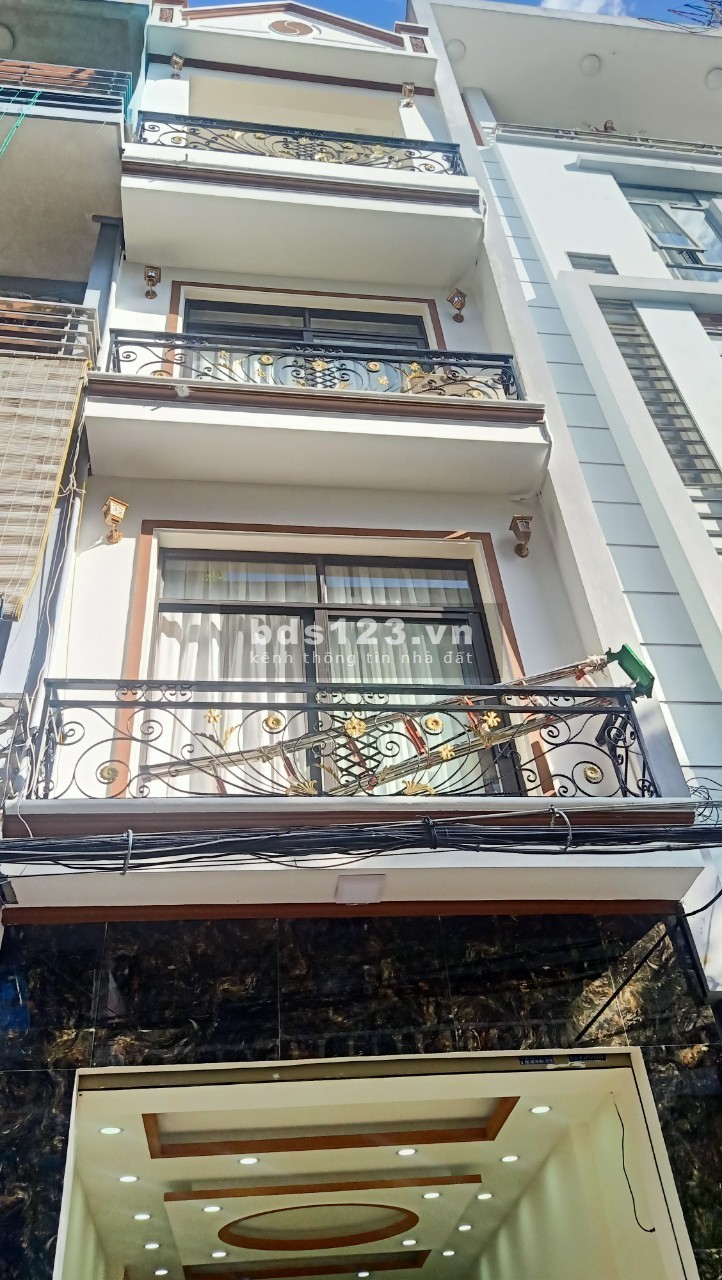 Siêu phẩm nhà 4 tầng 51m2, hai mặt thoáng ô tô đỗ cửa vị trí cách chợ phùng khoang 50m giá 6.5 tỷ. Lh 0984672007