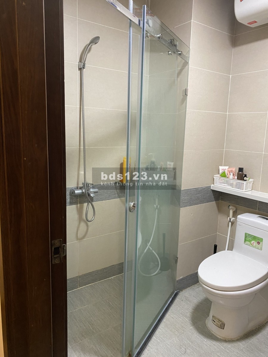 Bán gấp căn 2 ngủ Tòa N04A đã có sổ đỏ, tầng trung, ban công Nam - Giá 2.8 tỷ full đồ