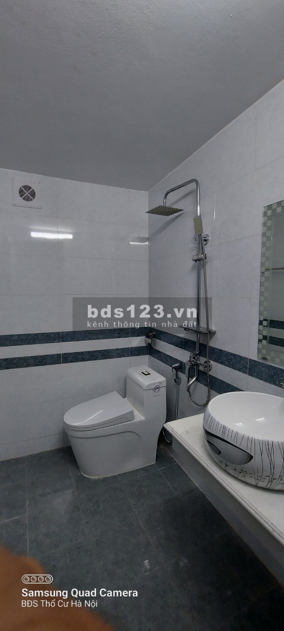 Siêu phẩm nhà 4 tầng 51m2, hai mặt thoáng ô tô đỗ cửa vị trí cách chợ phùng khoang 50m giá 6.5 tỷ. Lh 0984672007