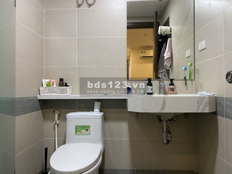 Bán gấp căn 2 ngủ Tòa N04A đã có sổ đỏ, tầng trung, ban công Nam - Giá 2.8 tỷ full đồ