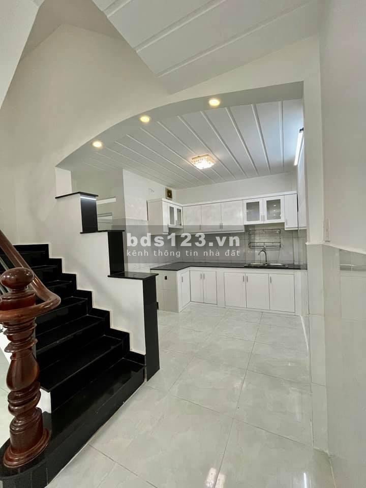 Bán nhà Gò Vấp, giá 3.9 tỷ, đường số 4, phường 18, Quận Gò Vấp