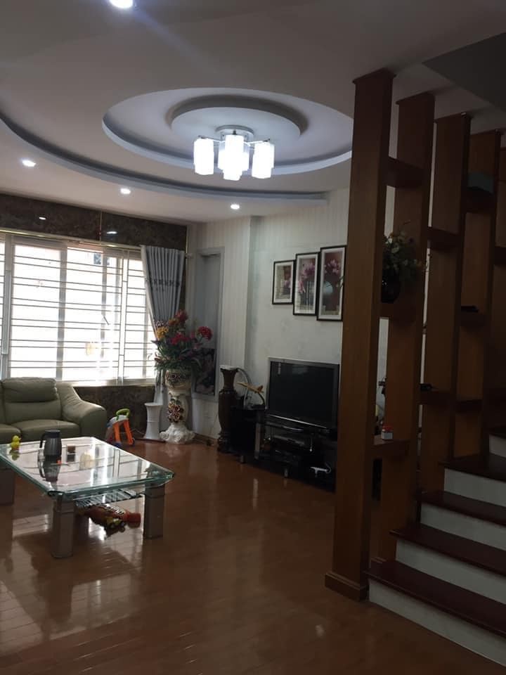 Siêu Phẩm! Nhà riêng Tứ Liên 124m2, 5 tầng, Ô tô tránh, vị trí cực đỉnh