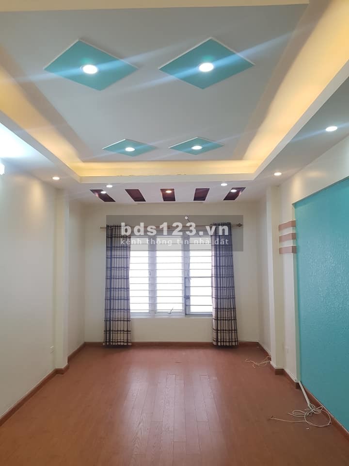 Bán nhà riêng phân lô, ngõ 210 Hoàng Quốc Việt. An sinh đỉnh. Giá 5.1 tỷ