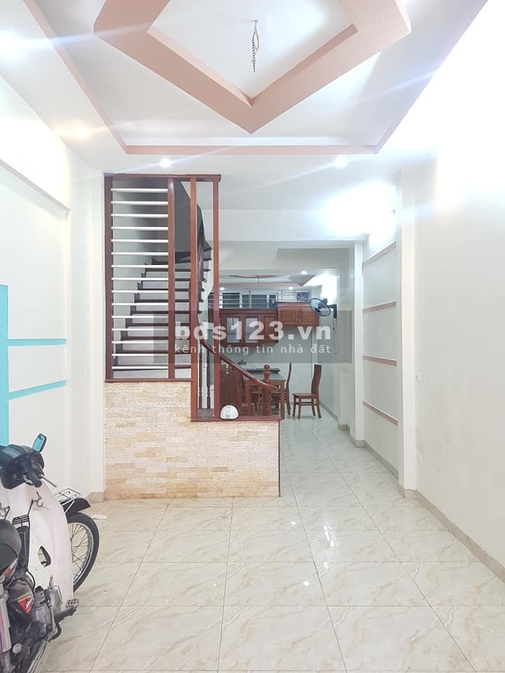 Bán nhà riêng phân lô, ngõ 210 Hoàng Quốc Việt. An sinh đỉnh. Giá 5.1 tỷ