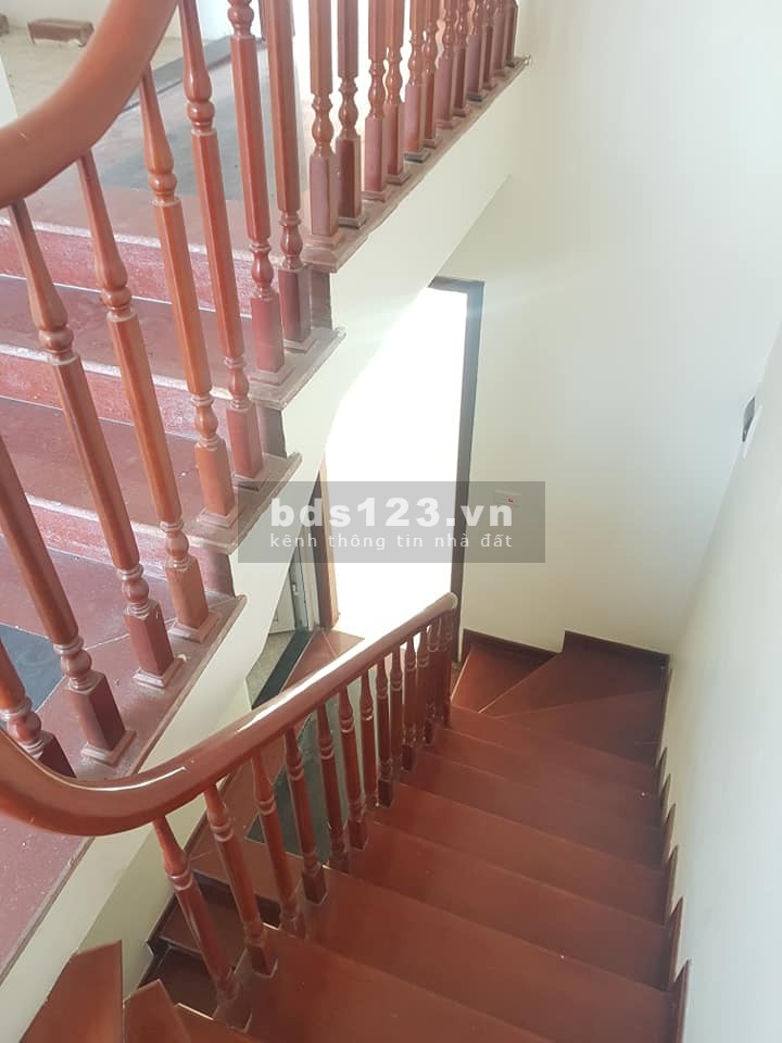 Bán nhà riêng phân lô, ngõ 210 Hoàng Quốc Việt. An sinh đỉnh. Giá 5.1 tỷ