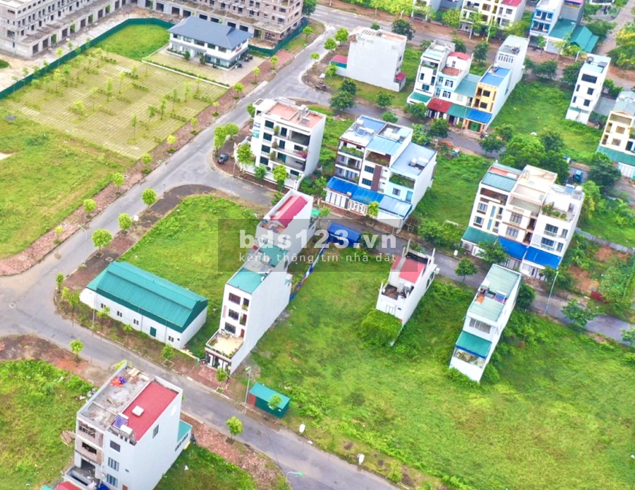 Bán lô mặt tiền 6m sổ đỏ cá nhân đường 36m, ngay sát trung tâm hành chính mới