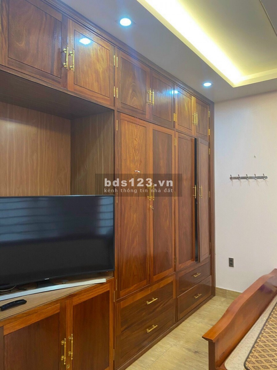 Bán nhà mặt đường đôi Nguyễn Văn Linh, TP HD, 74m2, 5 tầng, mt 5m, thang máy, chỉ 8 tỷ