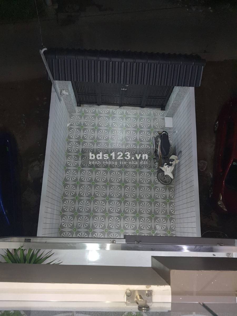 cho thuê nhà nguyên căn đường số 10 Linh XuânThủ Đức,LH 0909428959.