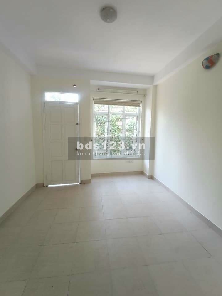 Bán nhà Định Công Hạ, nhà đẹp, giá rẻ, chủ tự xây dt 34m, ô tô cạnh nhà, giá 3,2 tỷ