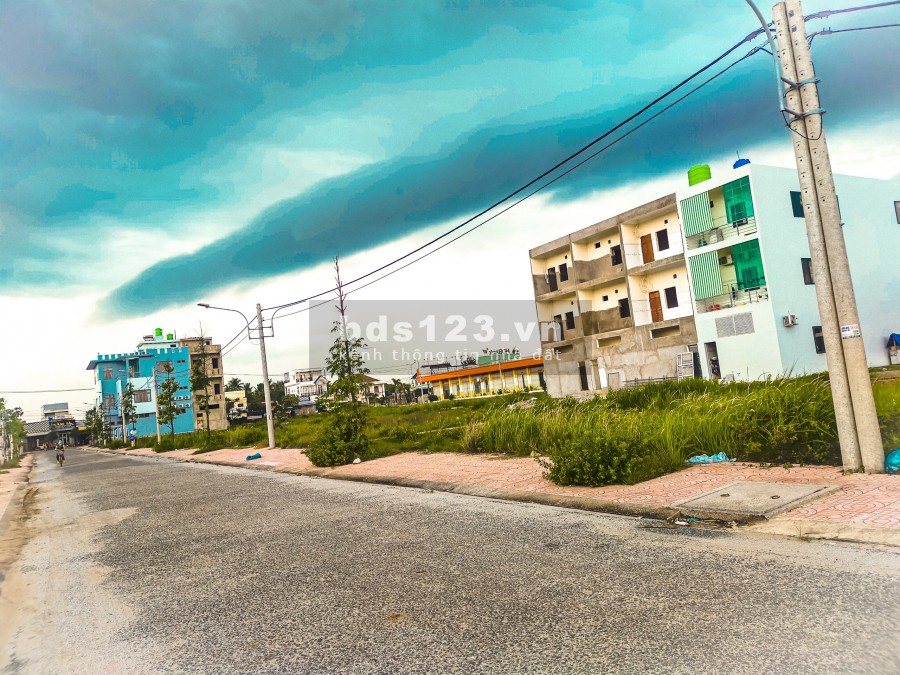 Đất chính chủ cần sang nhượng, mt thuận tiện cho kinh doanh, đầu tư, lh 0395763340