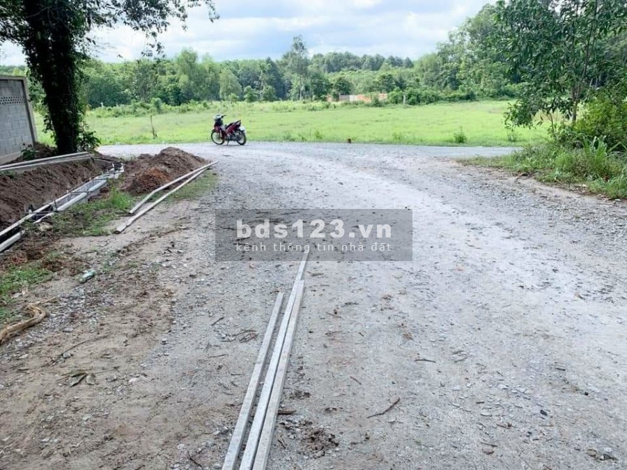 Ra gấp 3 nền liền kề thuộc Vĩnh Tân Tân Uyên giá chỉ hơn 4tr/m2 đường nhựa 10m thông