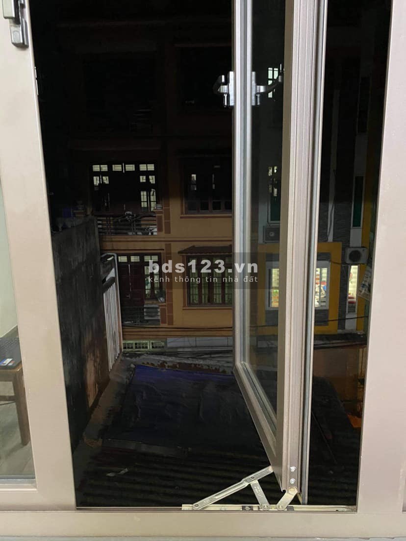 Bán nhà ngõ 105 Láng Hạ dt 42m2, ô tô đỗ cửa, lô góc 2 mặt thoáng, giá 7.1 tỷ