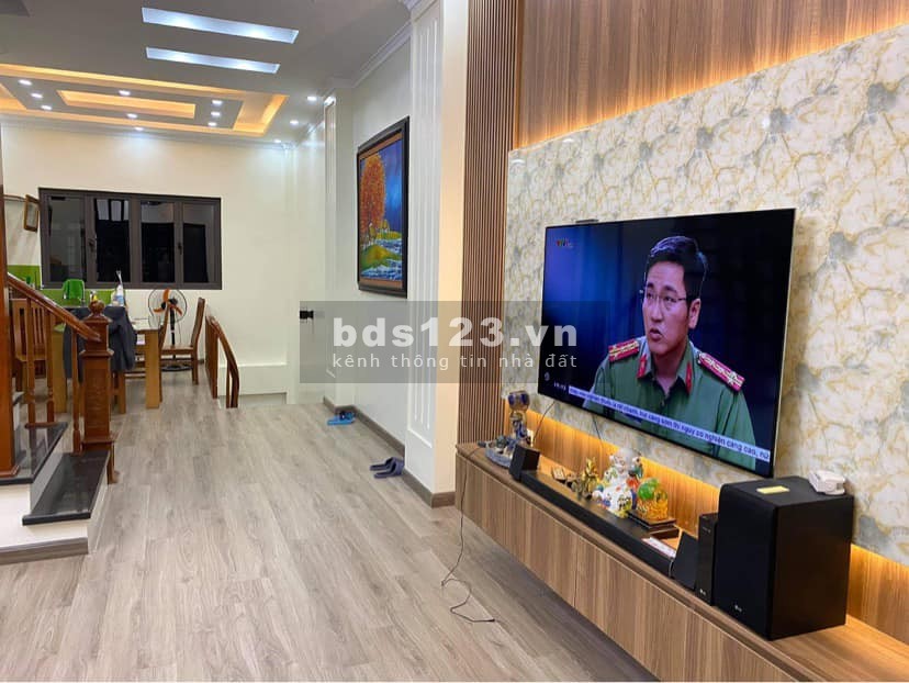 Bán nhà ngõ 105 Láng Hạ dt 42m2, ô tô đỗ cửa, lô góc 2 mặt thoáng, giá 7.1 tỷ