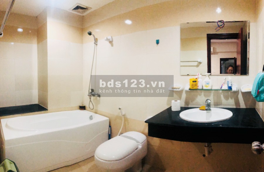 Chính chủ bán căn hộ 127m2, CT5C Đô thị Văn Khê, Ban công hướng Đông, 3 phòng ngủ, 2 phòng vệ sinh, Full nội thất