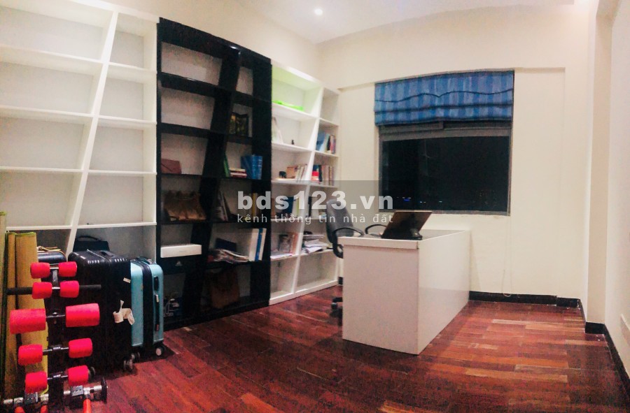 Chính chủ bán căn hộ 127m2, CT5C Đô thị Văn Khê, Ban công hướng Đông, 3 phòng ngủ, 2 phòng vệ sinh, Full nội thất
