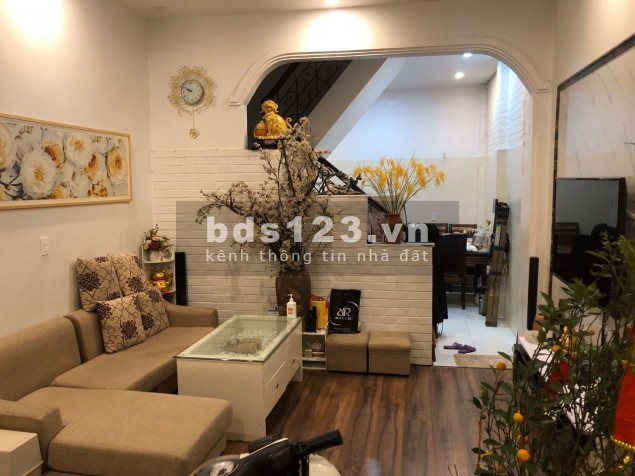 Bán nhà Cầu Giấy 72m2, 4 tầng,Mặt tiền 5m, Vỉa Hè, Ô Tô, Kinh Doanh, 8.2 tỷ.LH: 0949859898