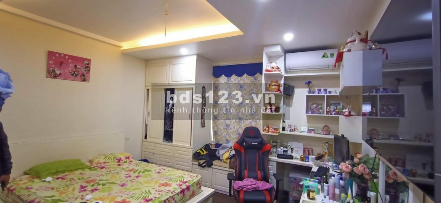 Bán nhà Cầu Giấy 72m2, 4 tầng,Mặt tiền 5m, Vỉa Hè, Ô Tô, Kinh Doanh, 8.2 tỷ.LH: 0949859898