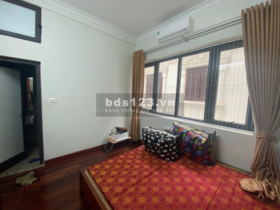 Bán nhà Cầu Giấy 72m2, 4 tầng,Mặt tiền 5m, Vỉa Hè, Ô Tô, Kinh Doanh, 8.2 tỷ.LH: 0949859898