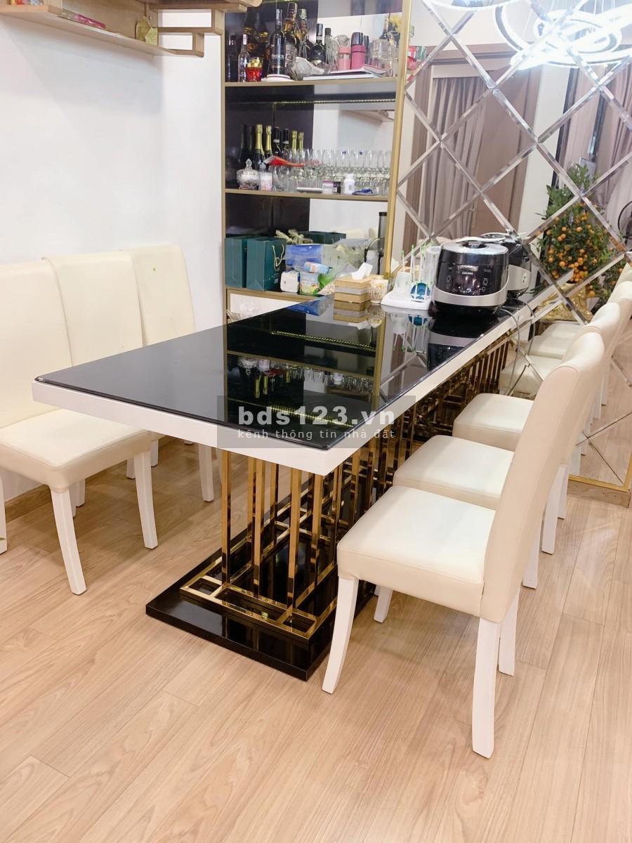 Tôi đang cần bán căn hộ 2 ngủ tại tòa A3, Full nội thất, giá 3 tỷ (bao phí) tại Vinhomes Gardenia