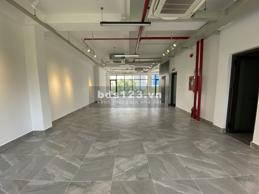 Cho thuê tòa văn hòng 950m2 hầm 5 lầu sàn trống suốt TT Hành Chính Quận 2