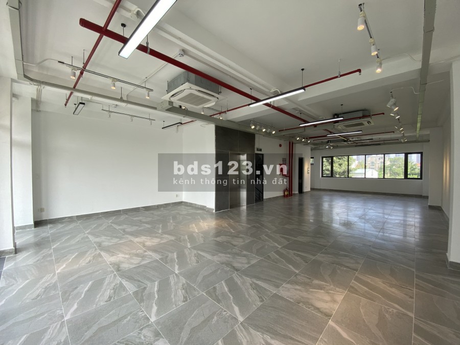 Cho thuê tòa văn hòng 950m2 hầm 5 lầu sàn trống suốt TT Hành Chính Quận 2