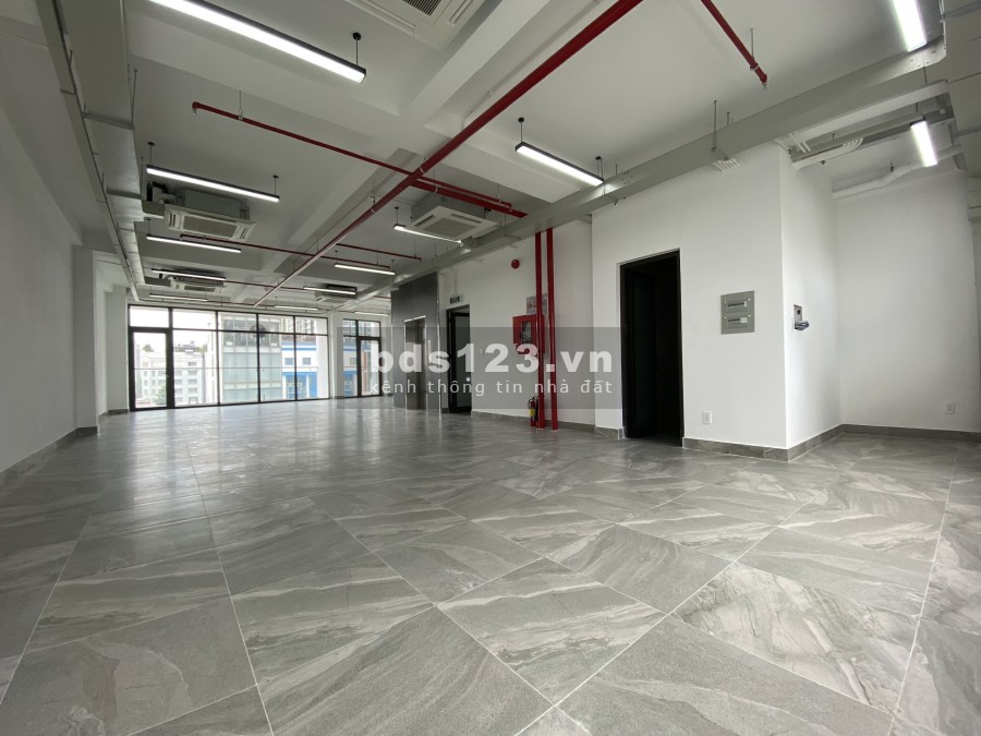 Cho thuê tòa văn hòng 950m2 hầm 5 lầu sàn trống suốt TT Hành Chính Quận 2