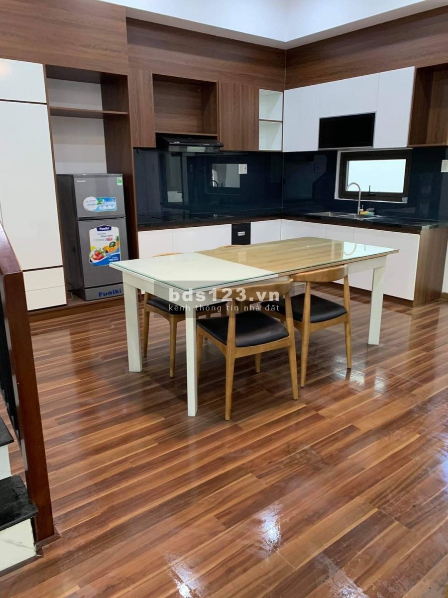 CẦN TÌM CHỦ CHO CĂN BIỆT THỰ GẦN KHU PHỐ ĐI BỘ TẬP THỂ DỤC