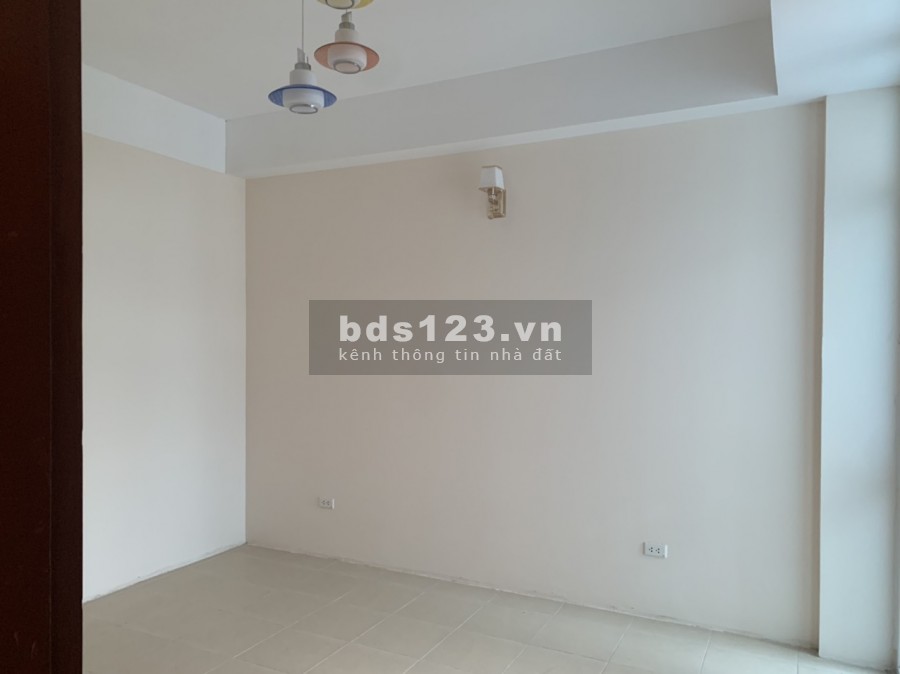 Cho thuê chung cư Báo CAND Nguyễn Xiển 3PN 134m2 đồ cơ bản 12 triệu. Lh 0377983070
