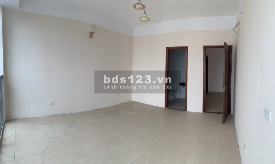 Cho thuê chung cư Báo CAND Nguyễn Xiển 3PN 134m2 đồ cơ bản 12 triệu. Lh 0377983070