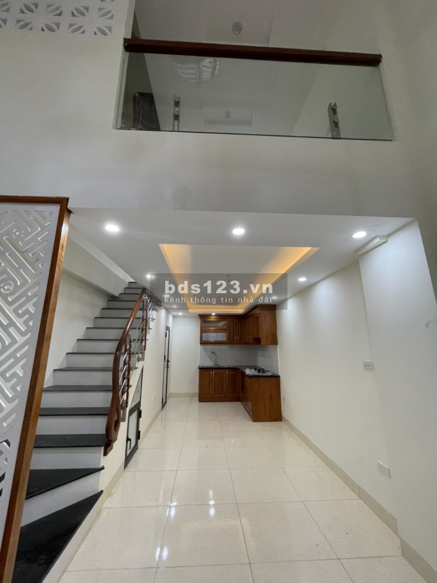 Bán nhà Gần KĐT Dương Nội, lô góc, 2 mặt thoáng ngõ thông, 3 gác qua cửa nhà chỉ 2.27 tỷ (Bao phí, giá cực hiếm)