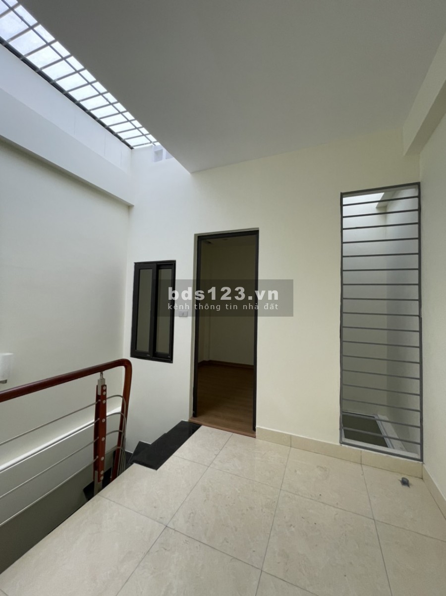 Bán nhà Gần KĐT Dương Nội, lô góc, 2 mặt thoáng ngõ thông, 3 gác qua cửa nhà chỉ 2.27 tỷ (Bao phí, giá cực hiếm)