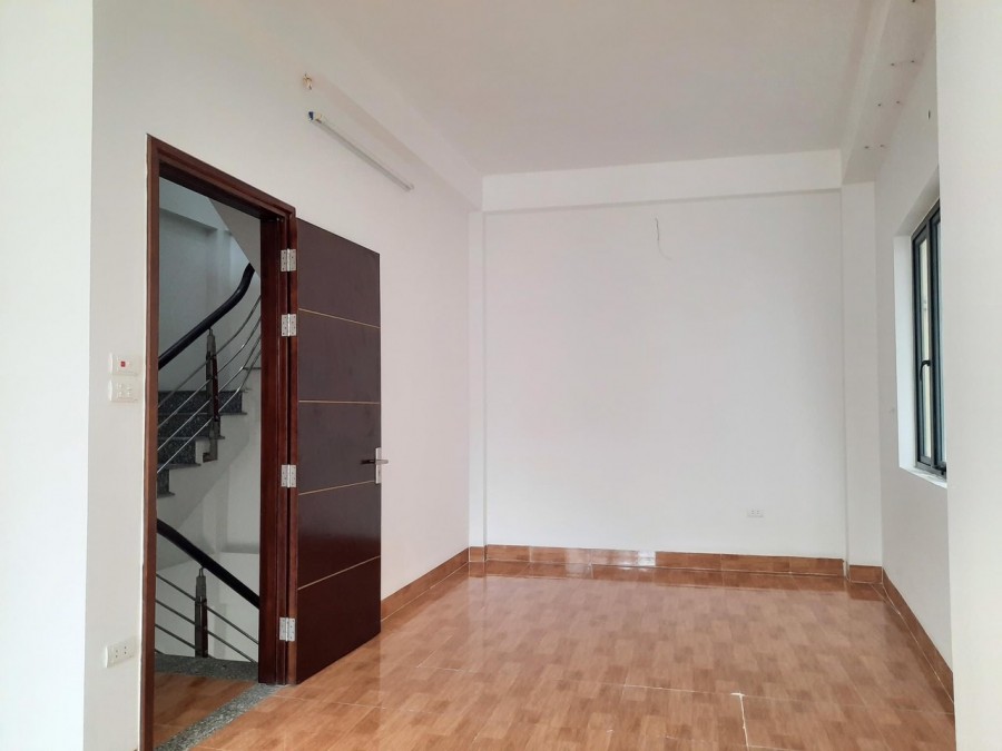 Nhỉnh 3tỷ có ngay nhà Ngọc Hồi Thanh Trì 45 m 5 tầng sổ đỏ vuông đét