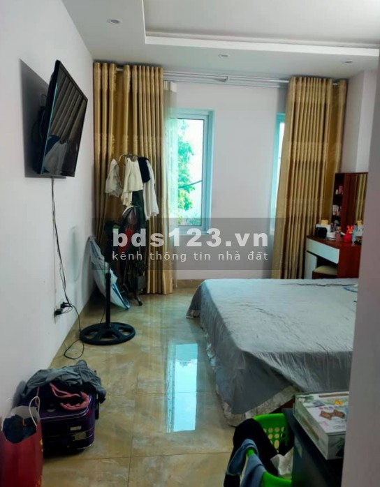 Nhỉnh 2 tỷ nhà Trịnh Văn Bô, ô tô ra vào, dt 32m2, 4. tầng, mt 3.8m, ngõ thông