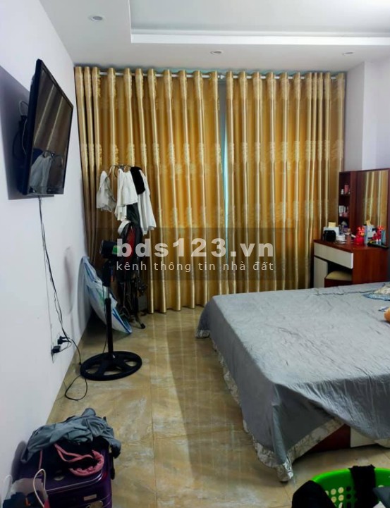 Nhỉnh 2 tỷ nhà Trịnh Văn Bô, ô tô ra vào, dt 32m2, 4. tầng, mt 3.8m, ngõ thông