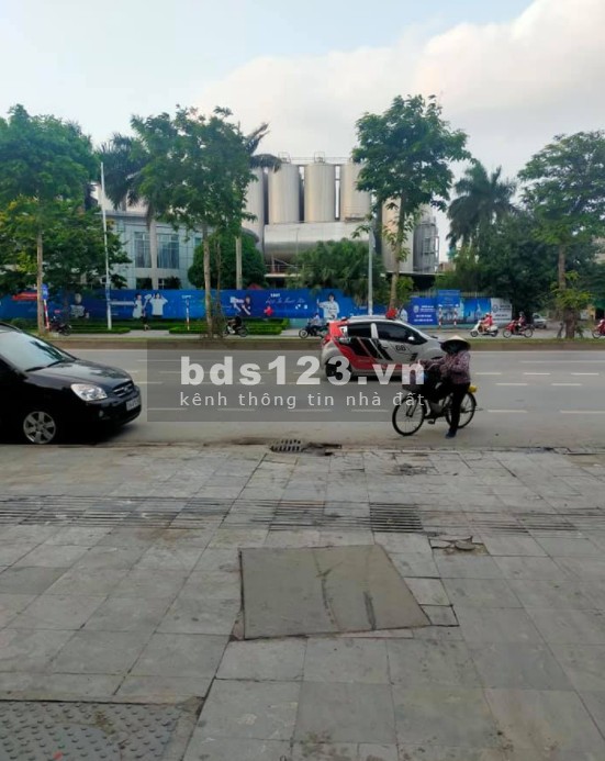 Nhỉnh 2 tỷ nhà Trịnh Văn Bô, ô tô ra vào, dt 32m2, 4. tầng, mt 3.8m, ngõ thông