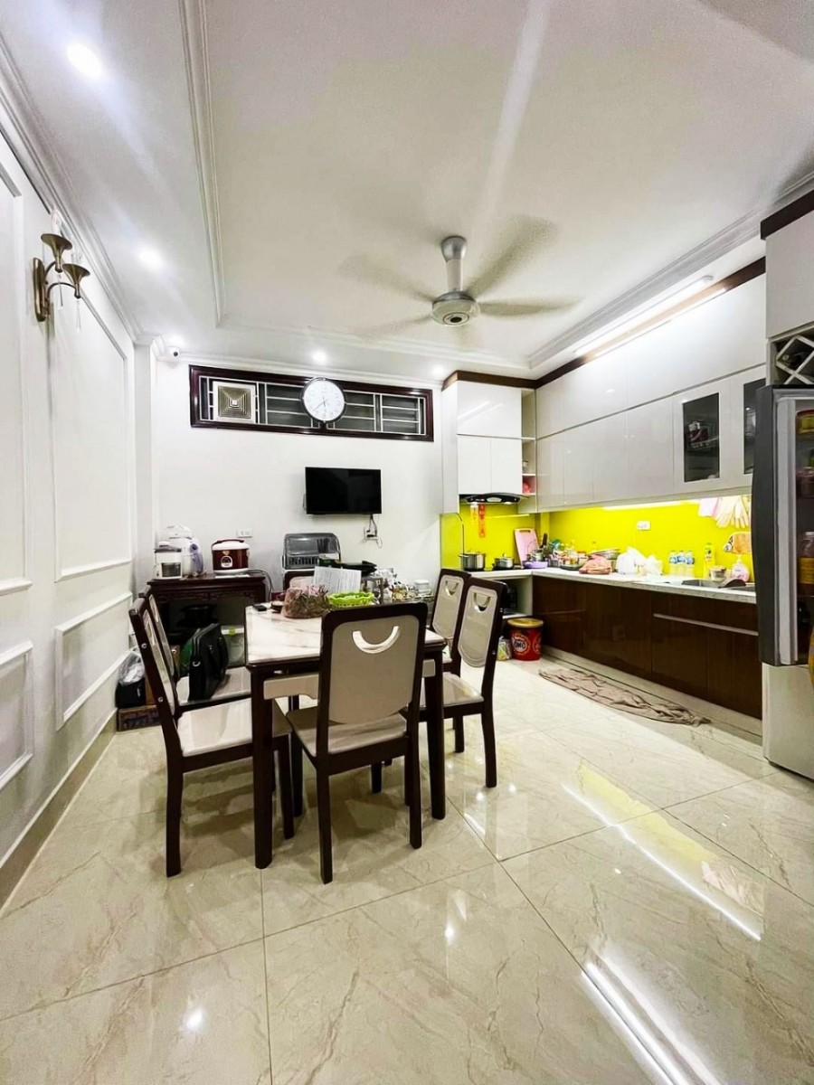 Bán Nhà Mặt Phố Vũ Trọng Phụng dt 70m 6 tầng mt 5.5m vỉa hè 30m giá 25.9 Tỷ