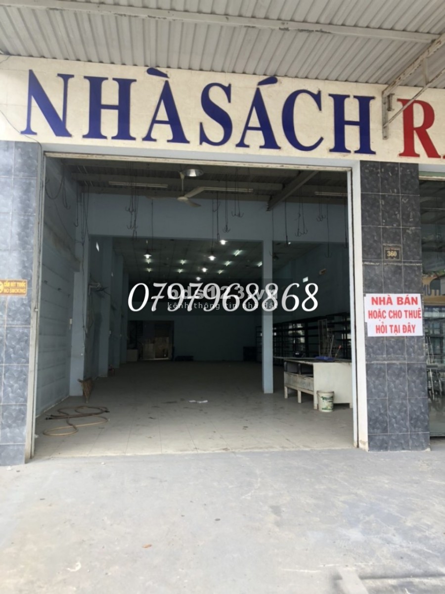 Bán gấp nhà mặt tiện thuận tiện kinh doanh buôn bán, toạ Cần Đước, Long An