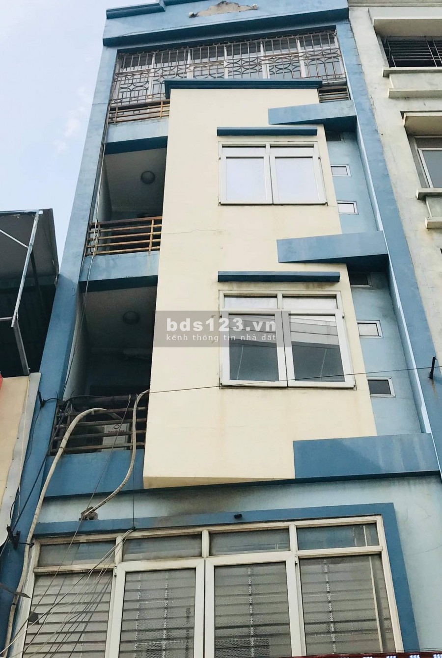 Bán nhà mặt phố Quận Nam Từ Liêm, DT 43m2 ,5T, MT 4,2m. Giá 16,5 tỷ.