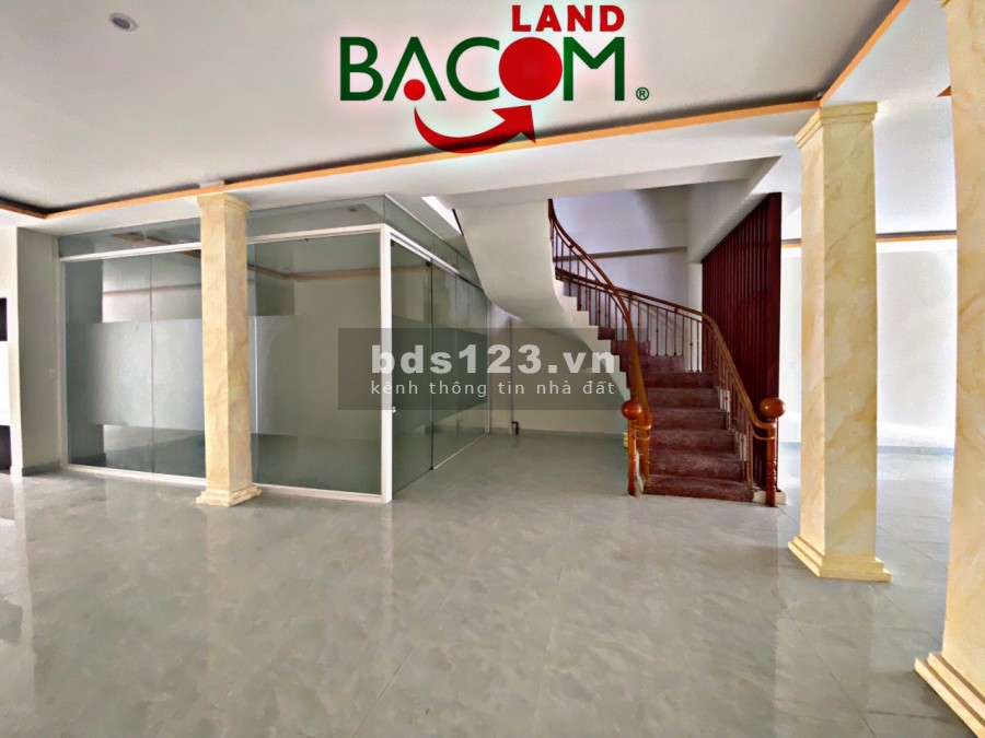 Bán nhà 1T3L mt Hà Huy Giáp mặt tiền đường chính của trung tâm Biên Hòa, dt đất 390m2