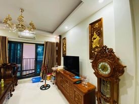 Bán Nhà Ngõ 1160 Láng, Đống Đa 43m 5 Tầng MT 4m mặt ngõ kinh doanh, giá hơn 6 tỷ.