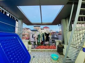 Bán Nhà Ngõ 1160 Láng, Đống Đa 43m 5 Tầng MT 4m mặt ngõ kinh doanh, giá hơn 6 tỷ.