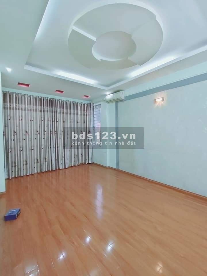 Bán Nhà Láng Hạ, Quận Đống Đa. DT 66m, 5 tầng, MT 5m8, giá hơn 8 ty. Mặt ngõ ô tô qua nhà kinh doanh đa dạng