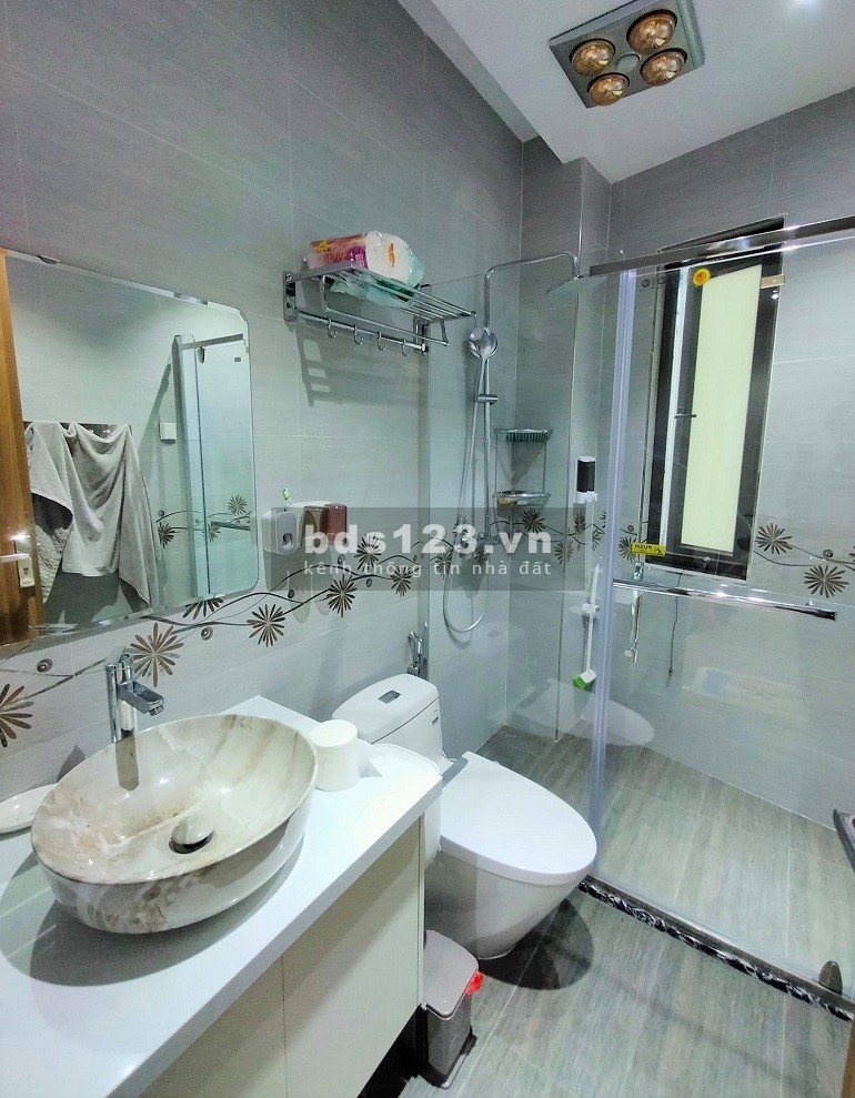 Đặng Tiến Đông-Đống Đa, view hồ Hoàng Cầu. Vỉa hè, oto, KD. 75m2 4T 18tỷ